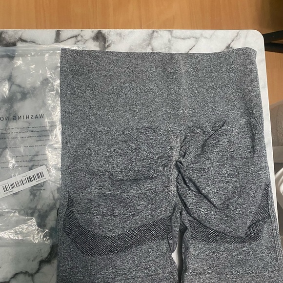 Workout shorts - Picture 4 of 7